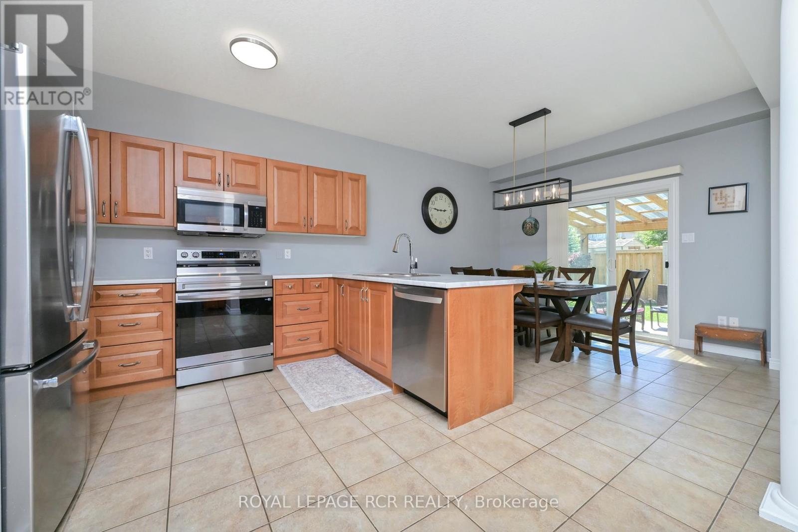 399 RINTOUL CRESCENT - 5