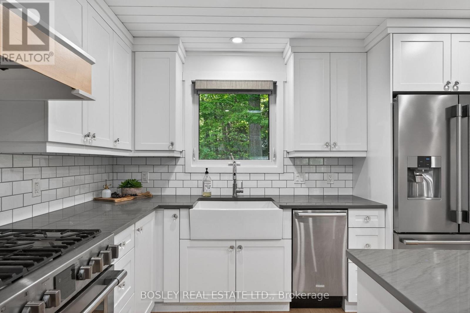 223 ONTARIO STREET S - 11