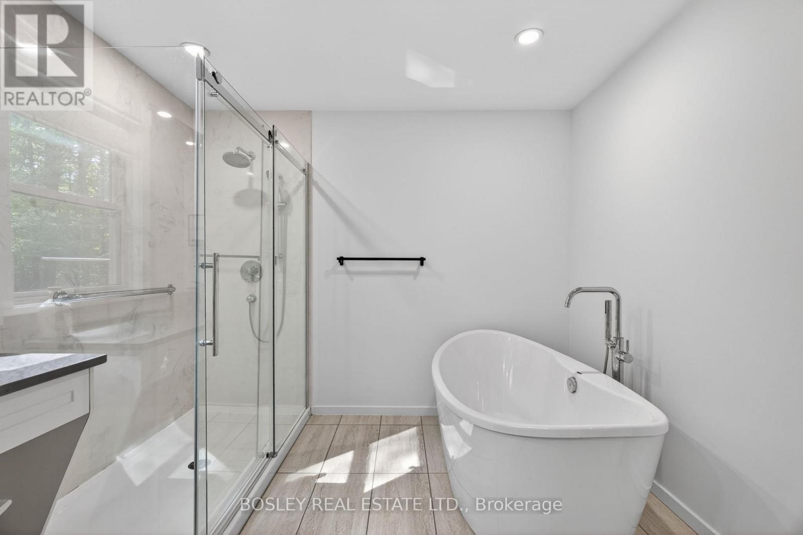 223 ONTARIO STREET S - 15