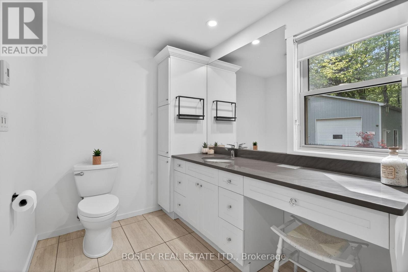 223 ONTARIO STREET S - 16