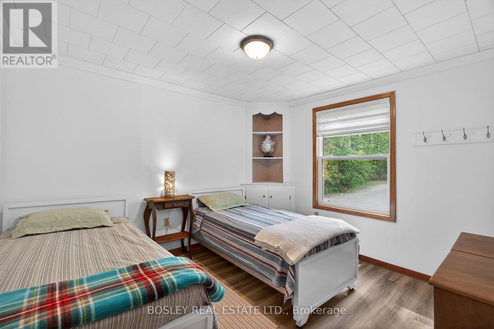 223 ONTARIO STREET S - 29