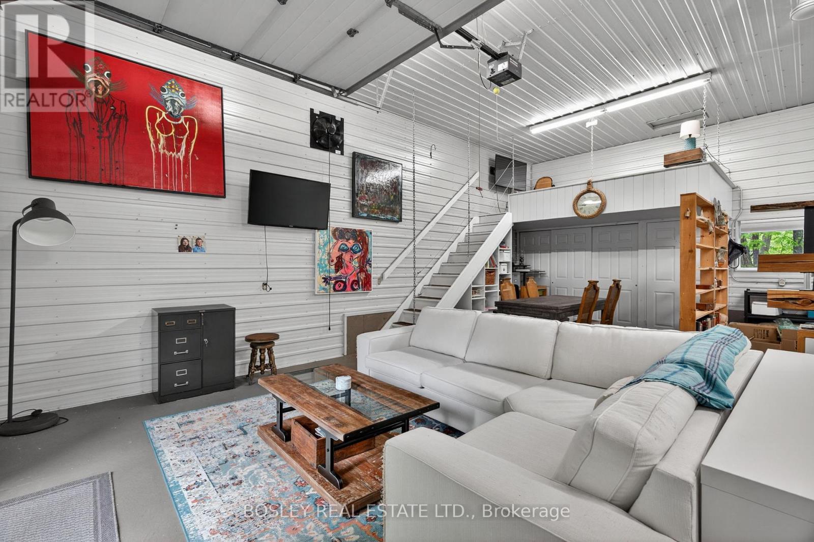 223 ONTARIO STREET S - 37