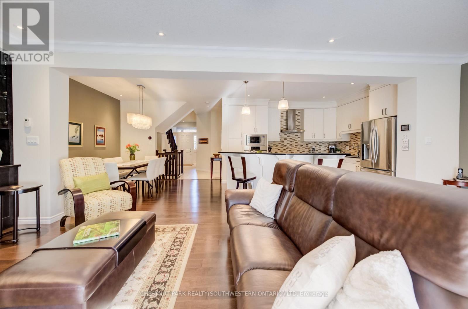 #10 435 WINCHESTER DRIVE - 16