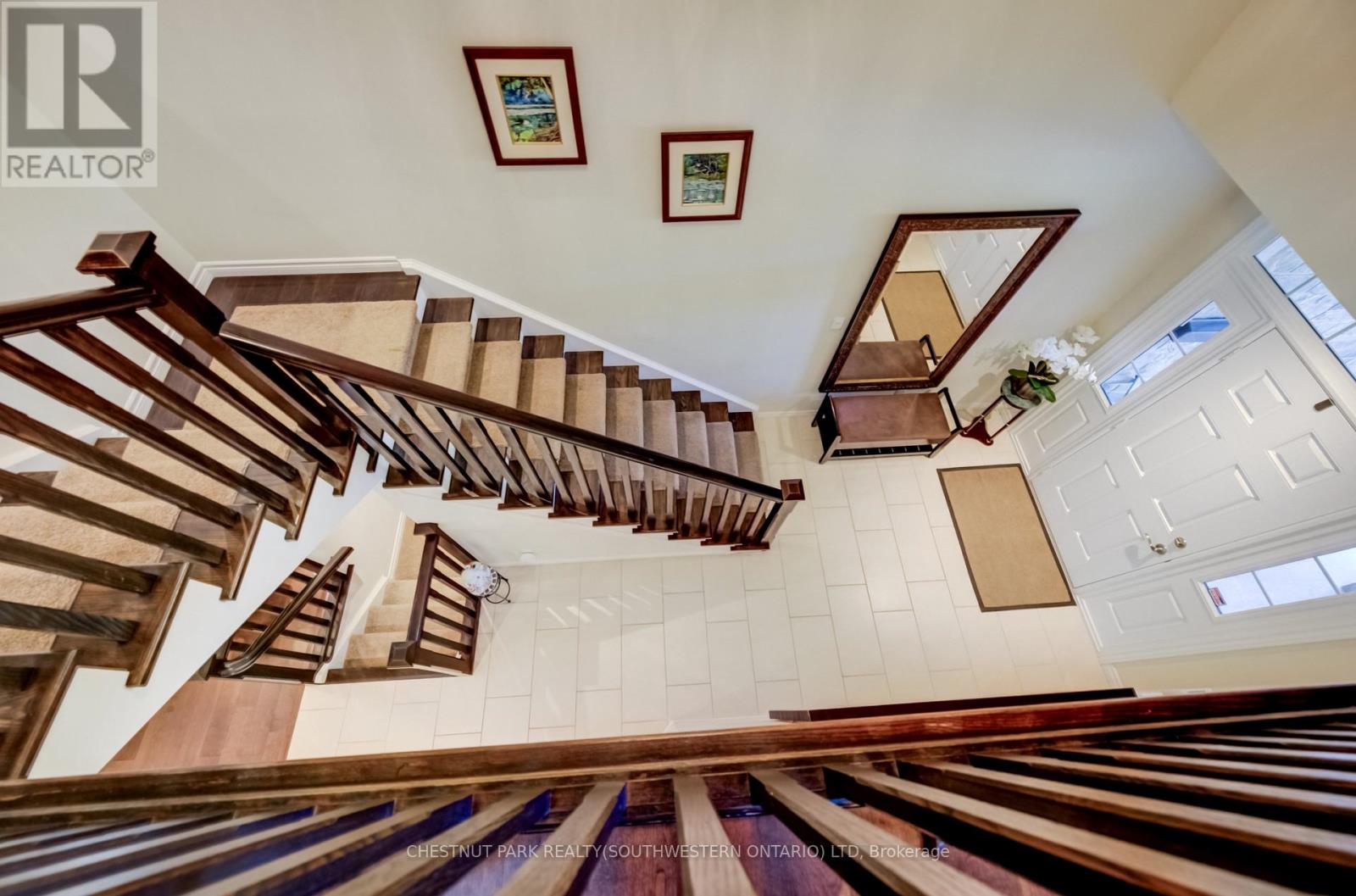 #10 435 WINCHESTER DRIVE - 21