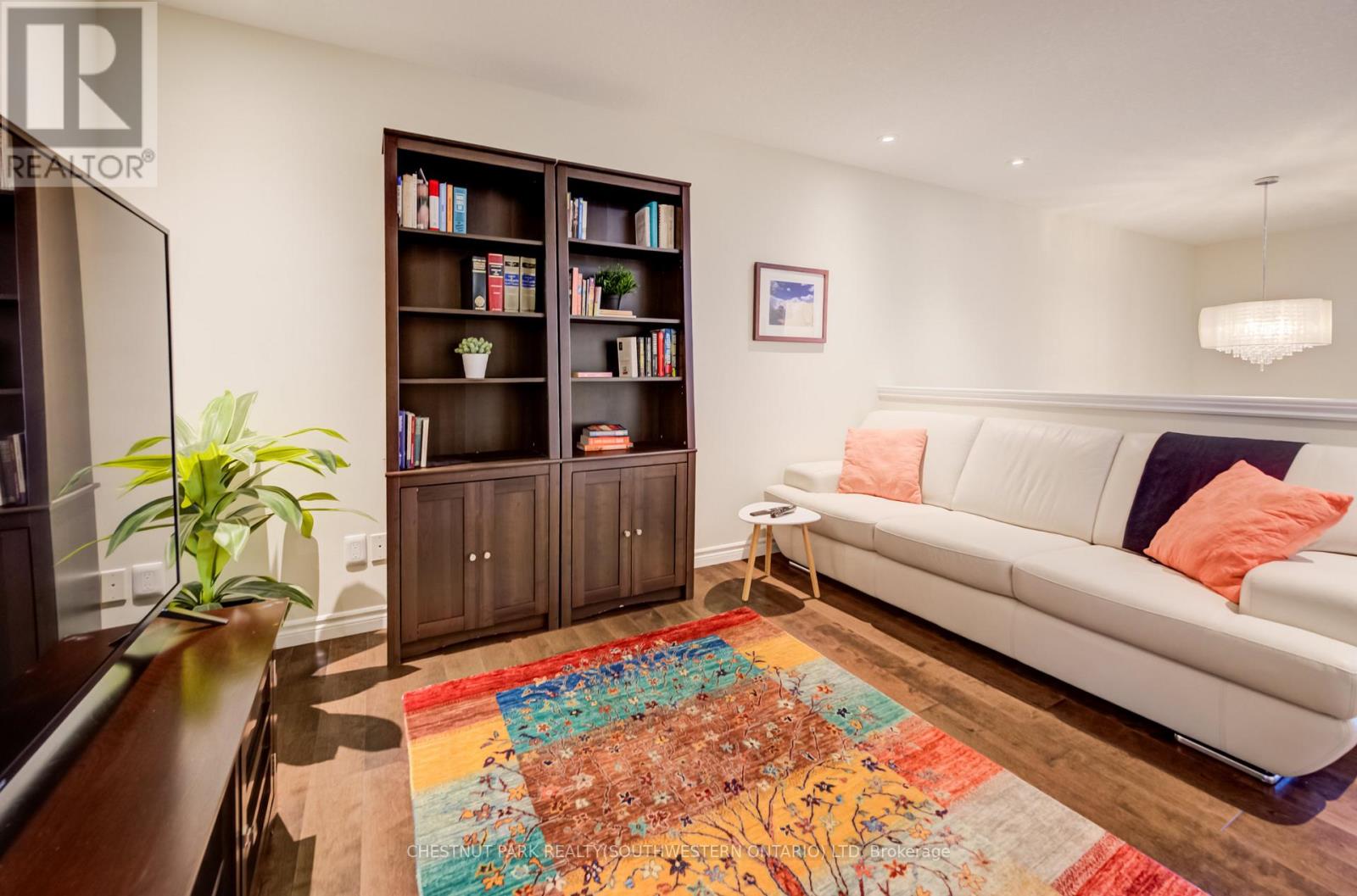 #10 435 WINCHESTER DRIVE - 24