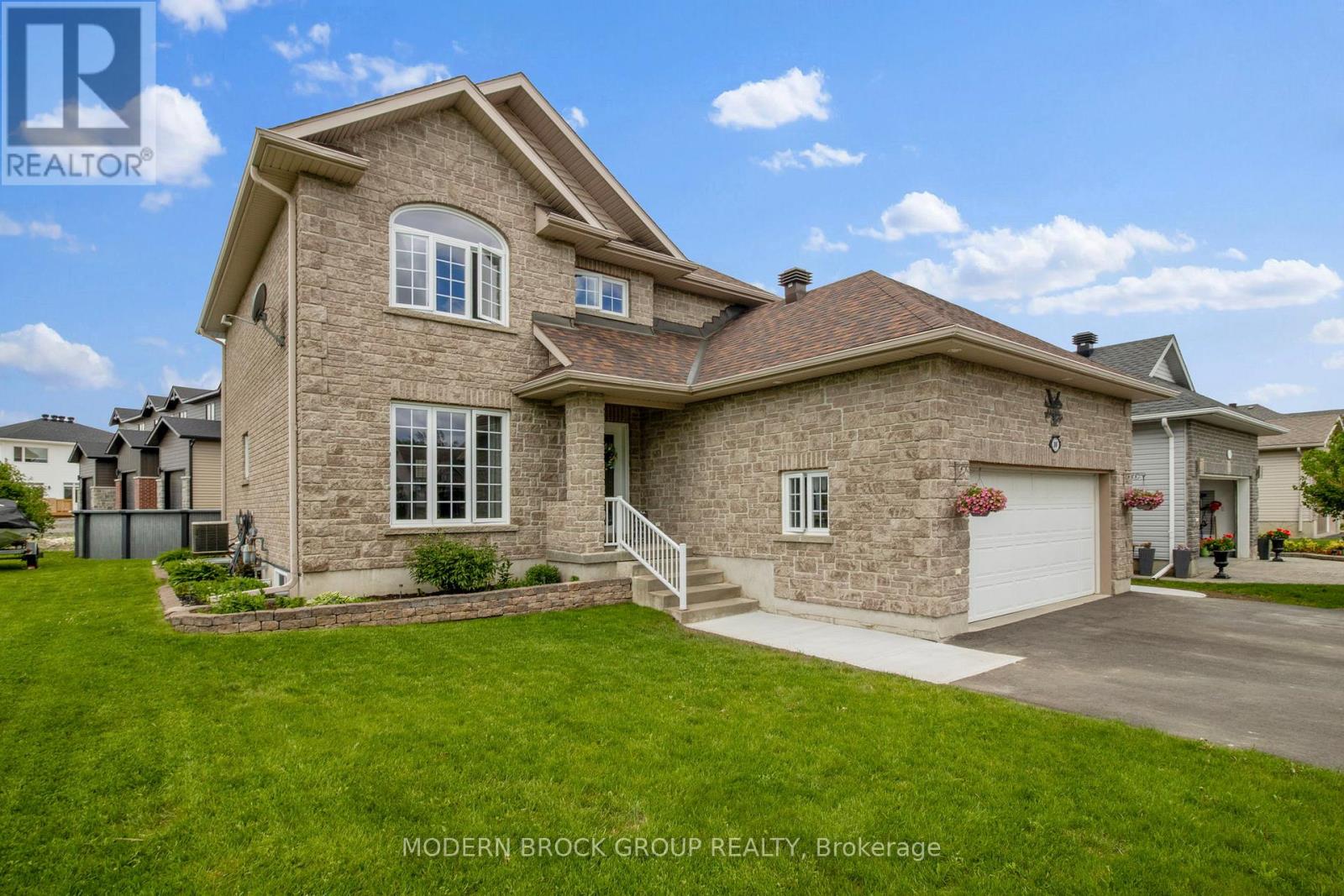 1000 CRESTWOOD DRIVE - Image 2