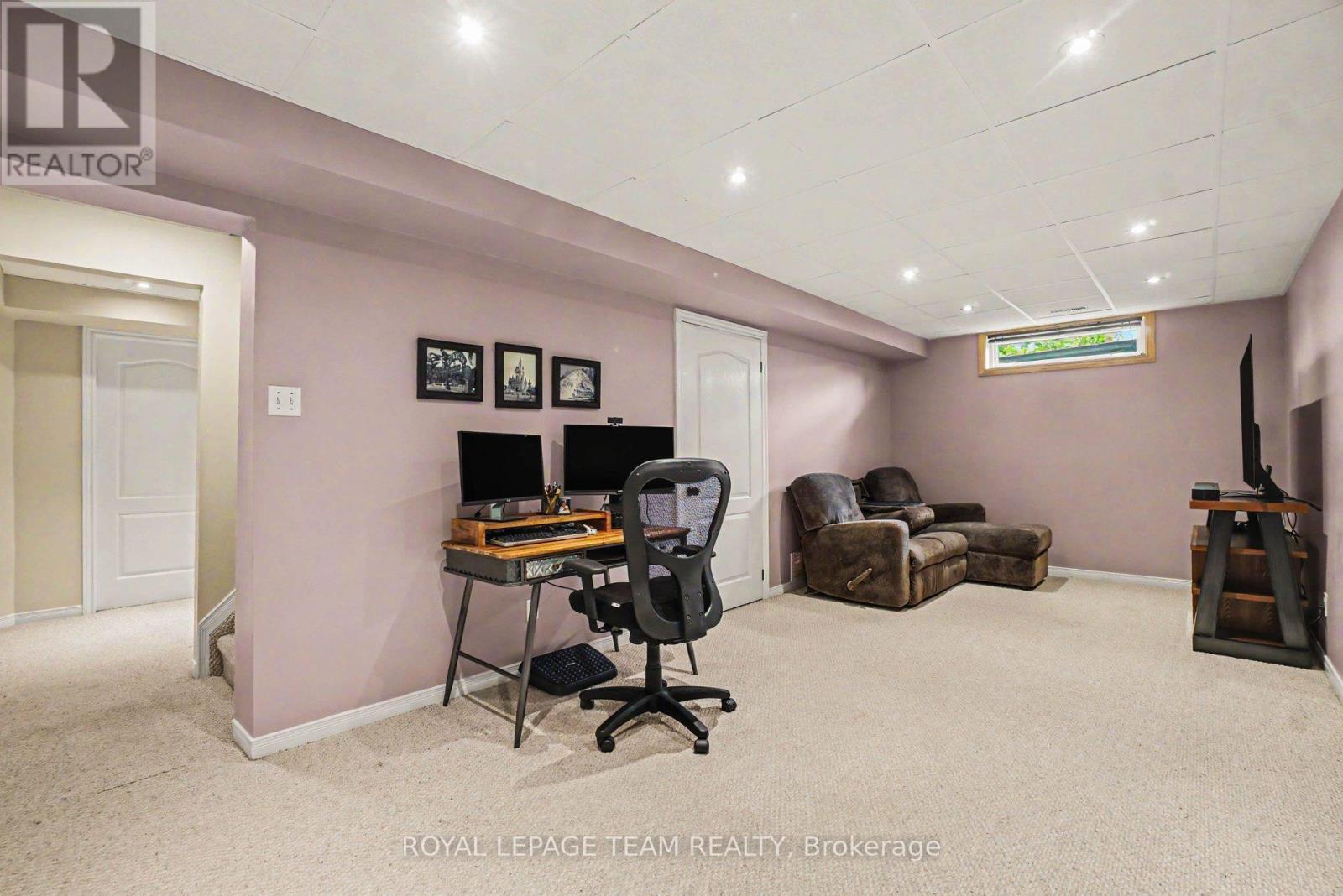6114 SILVERBIRCH STREET - 33