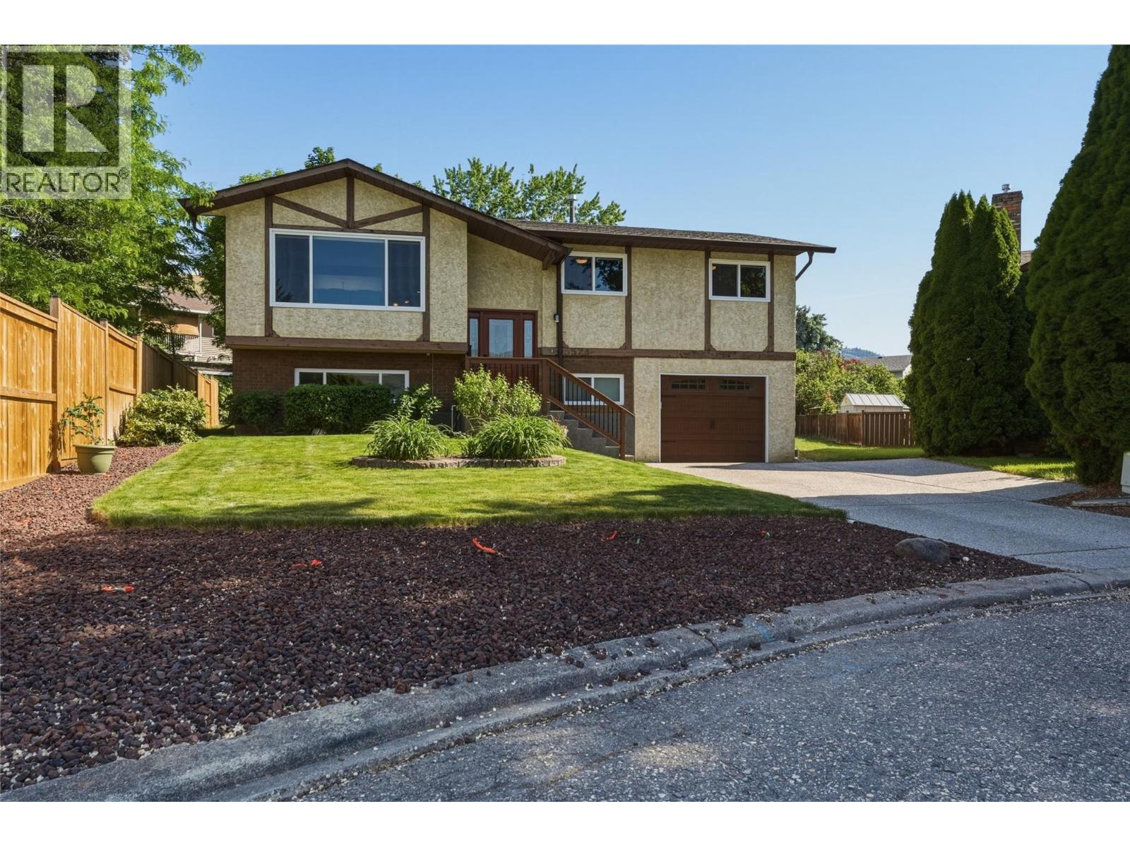 5524 South Vernon Place, Vernon