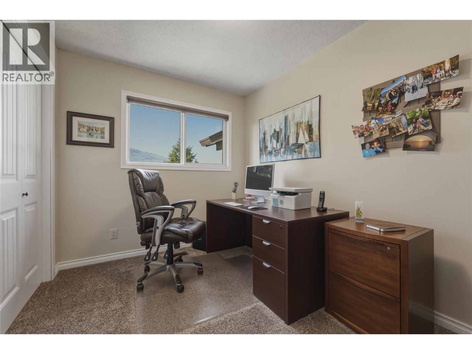 5524 South Vernon Place, Vernon