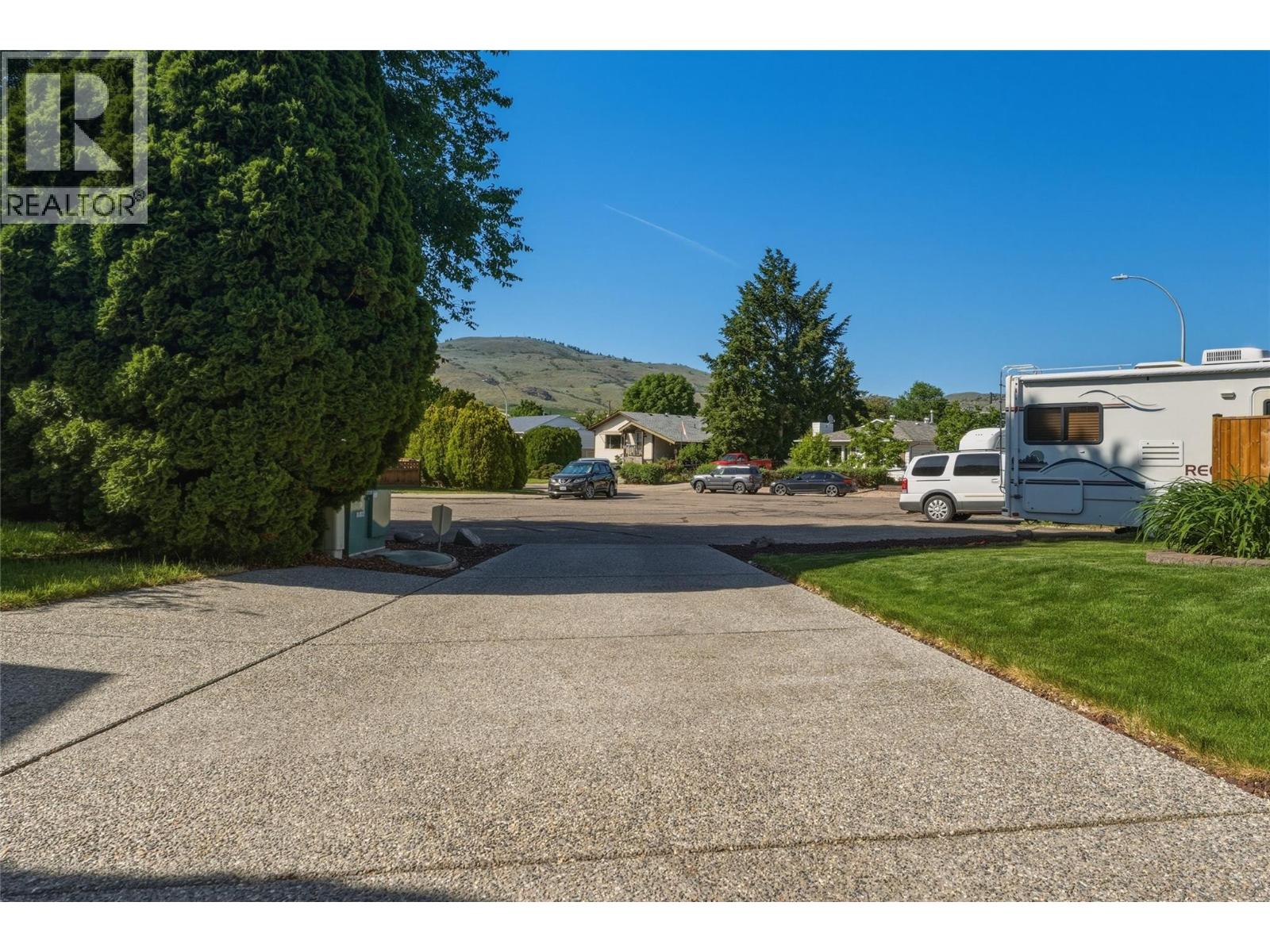 5524 South Vernon Place, Vernon