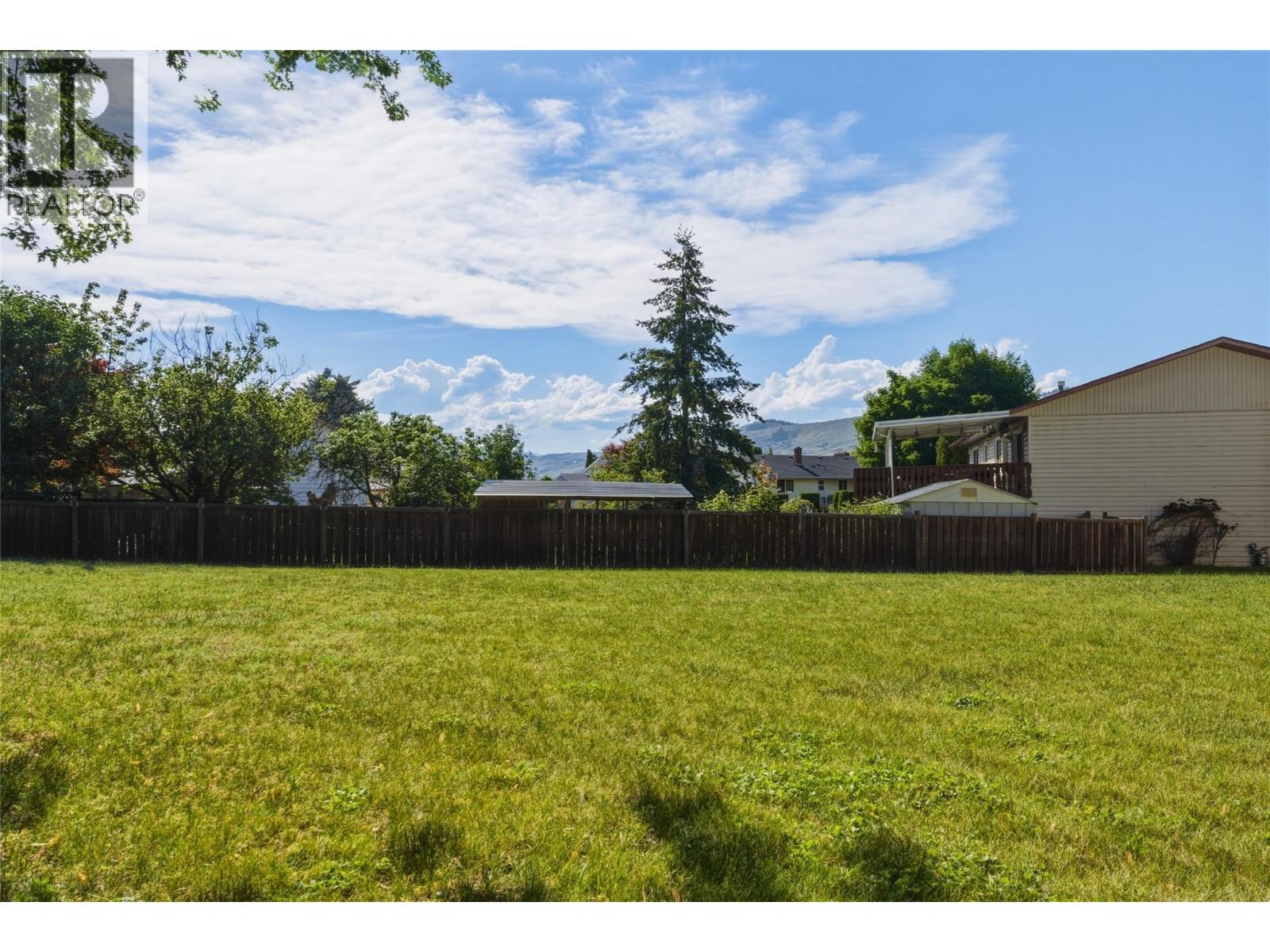 5524 South Vernon Place, Vernon