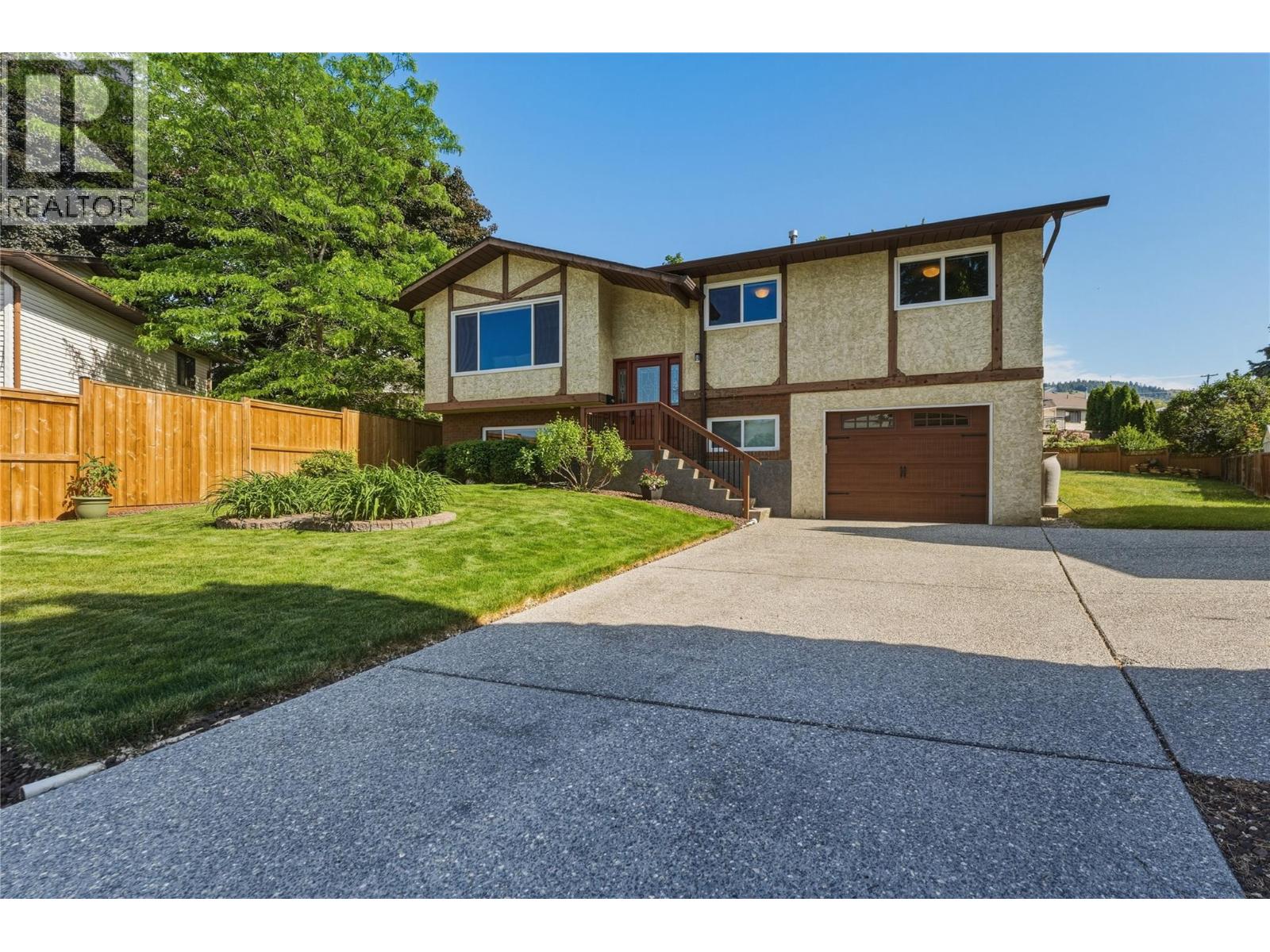 5524 South Vernon Place, Vernon