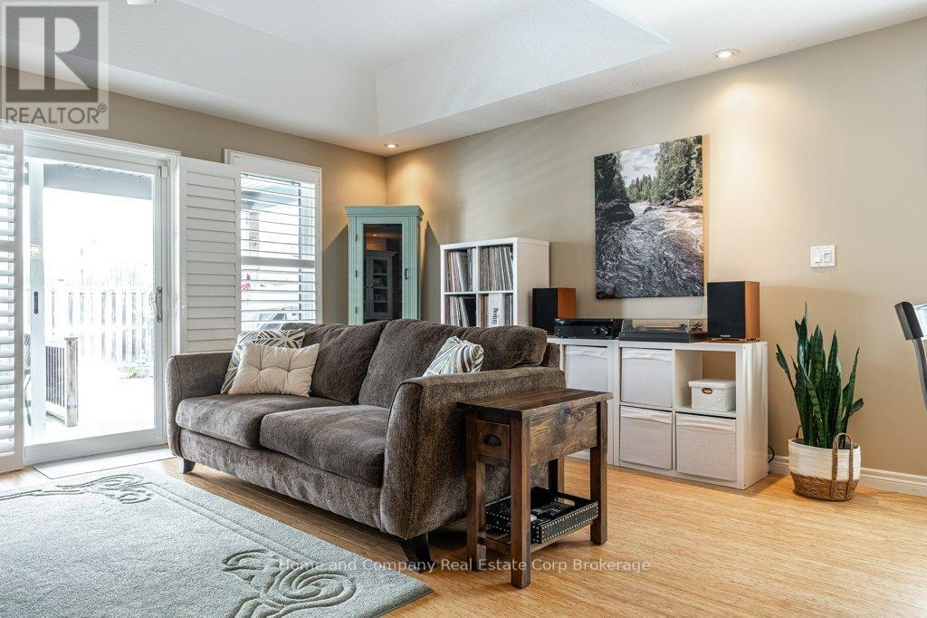 22 FINDLAY PLACE - 14