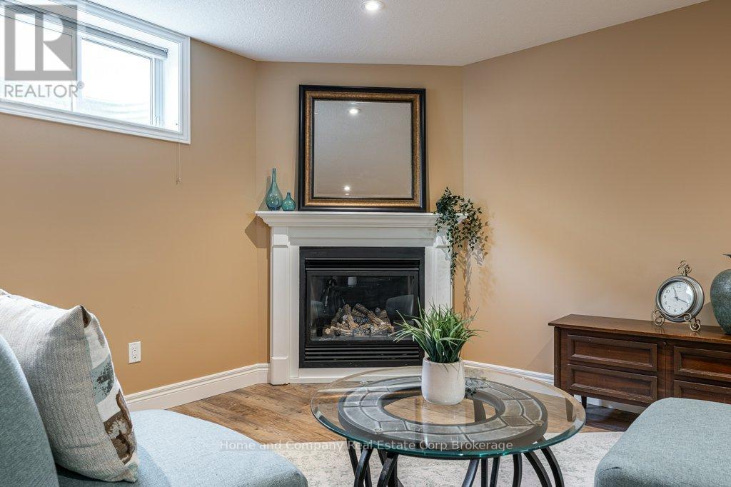 22 FINDLAY PLACE - 25