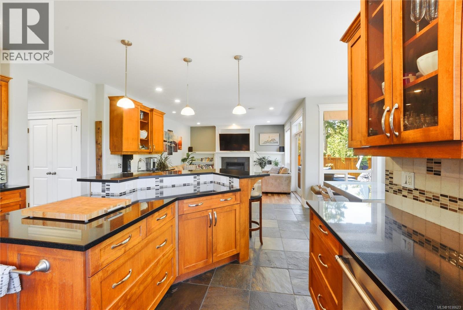3502 Castle Rock Dr - 11
