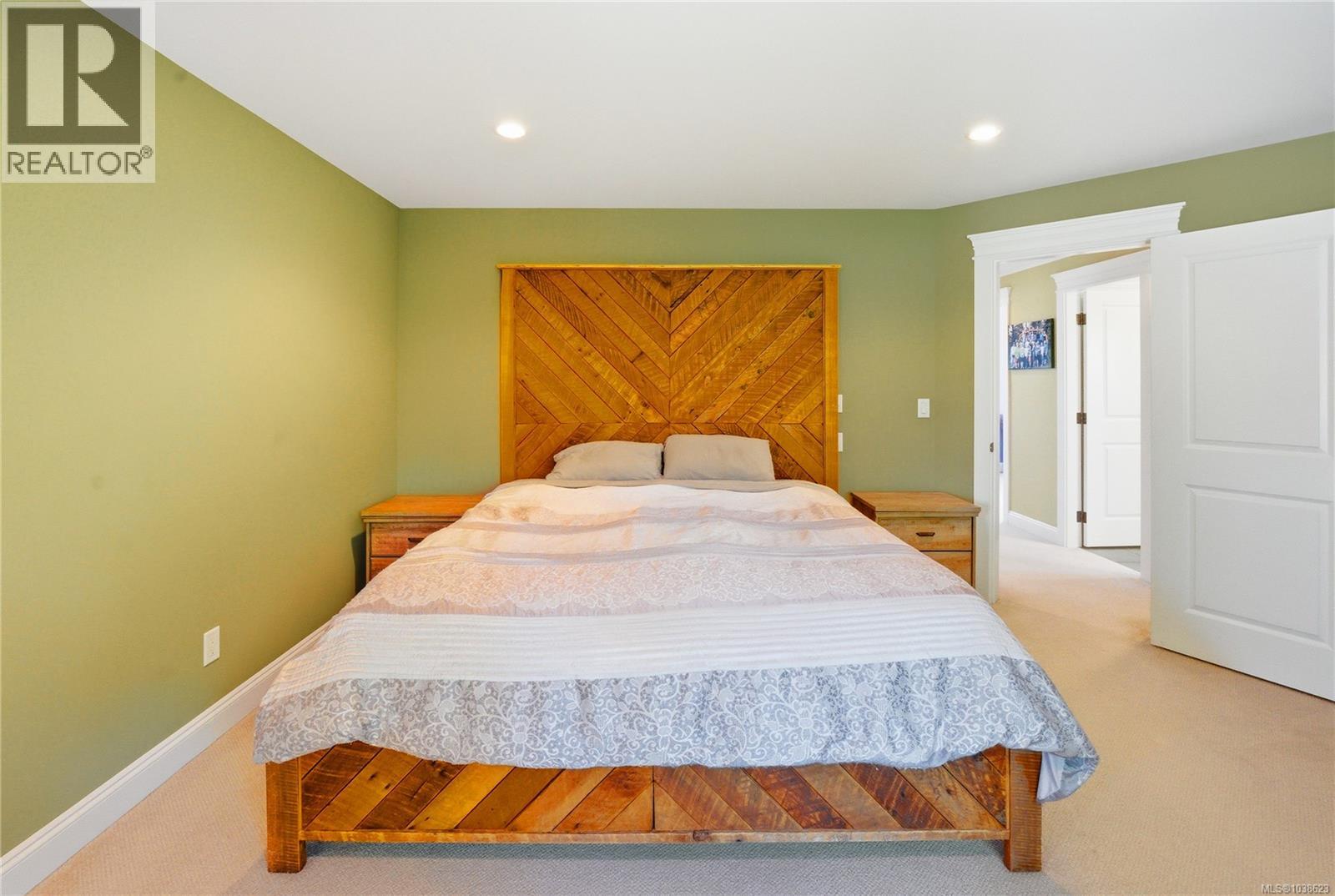 3502 Castle Rock Dr - 27