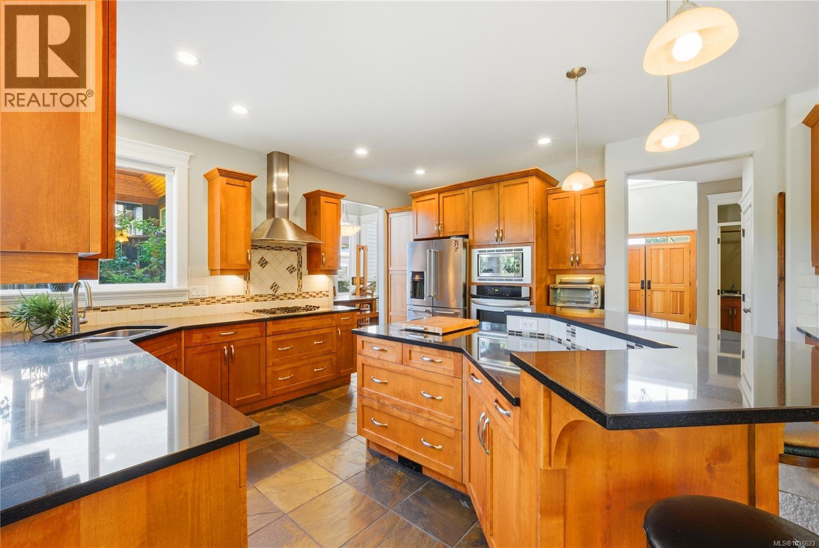 3502 Castle Rock Dr - 10