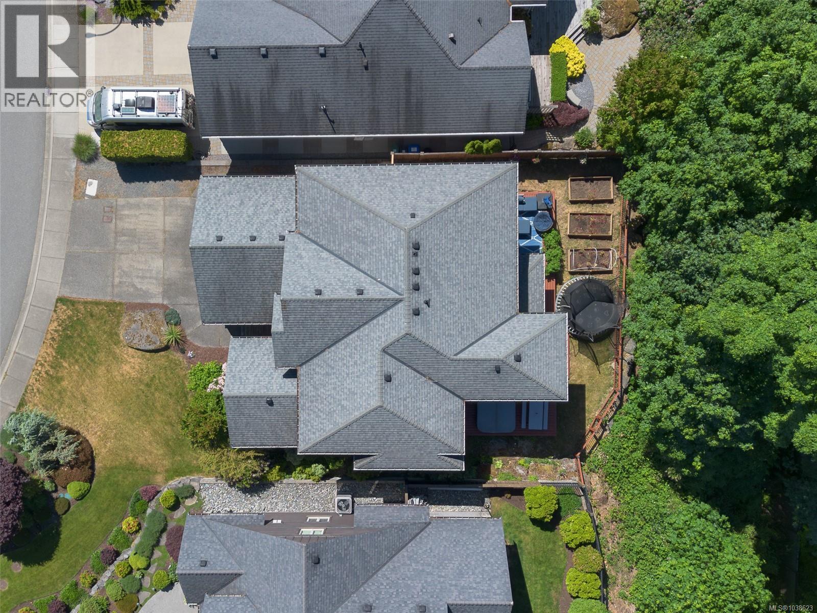 3502 Castle Rock Dr - Image 3