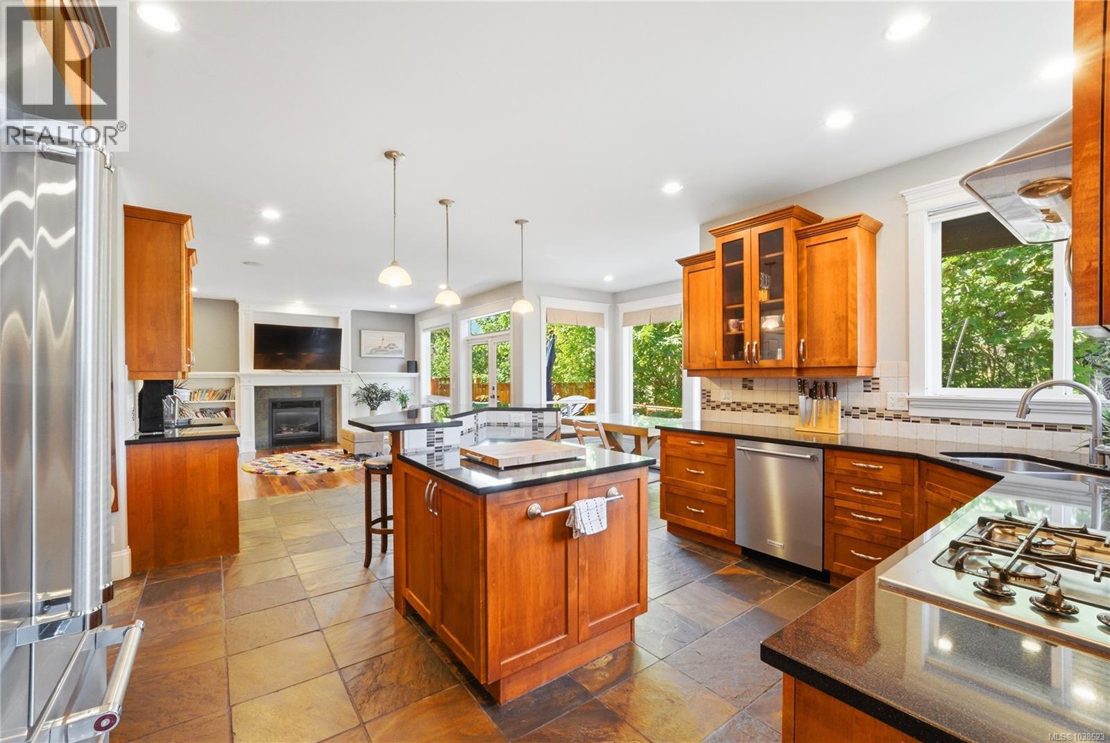 3502 Castle Rock Dr - 9