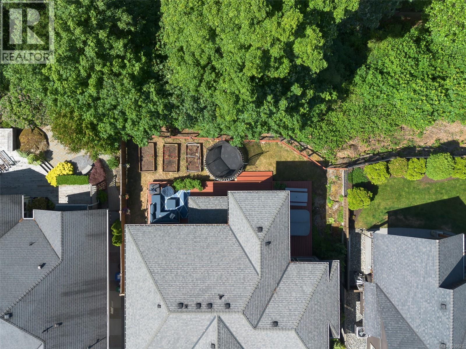 3502 Castle Rock Dr - 5