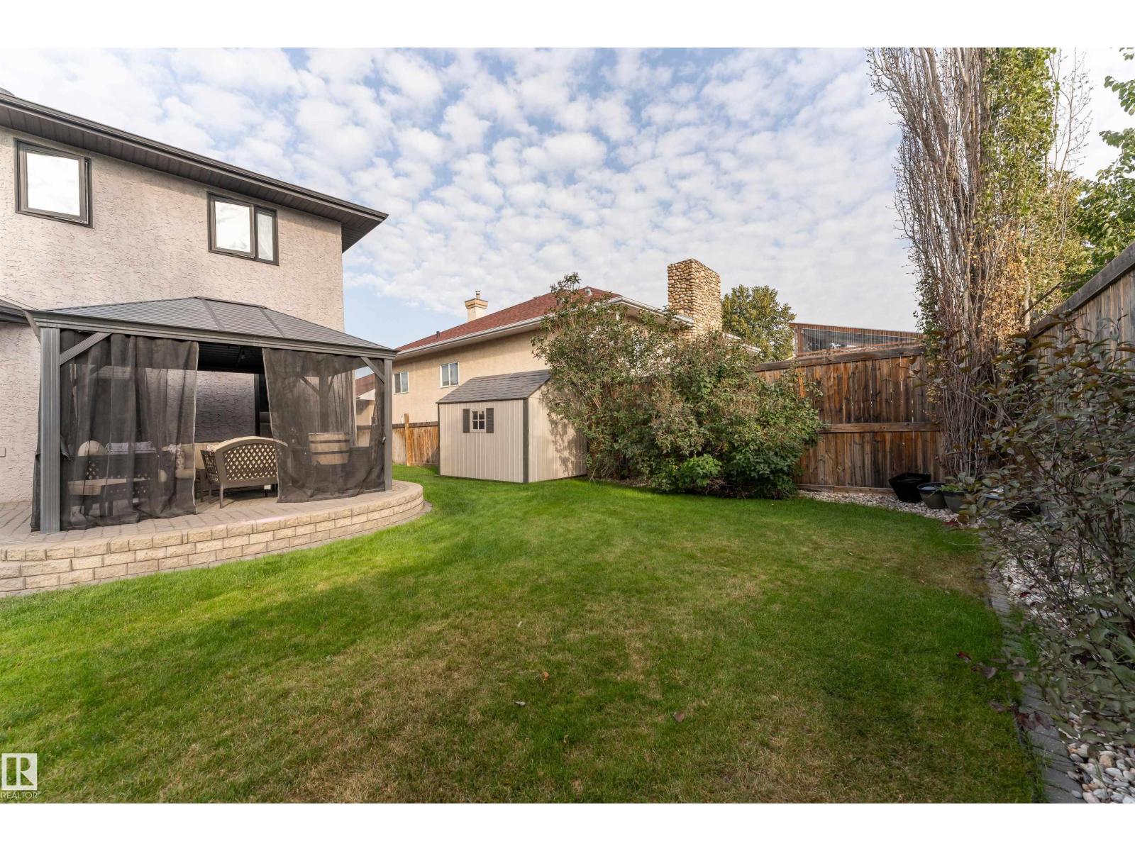 8407 160 AV NW - 53