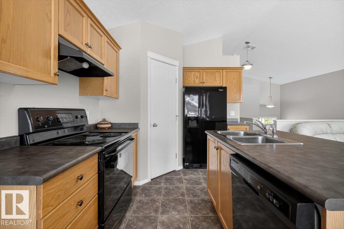 7928 10 AV SW - 9
