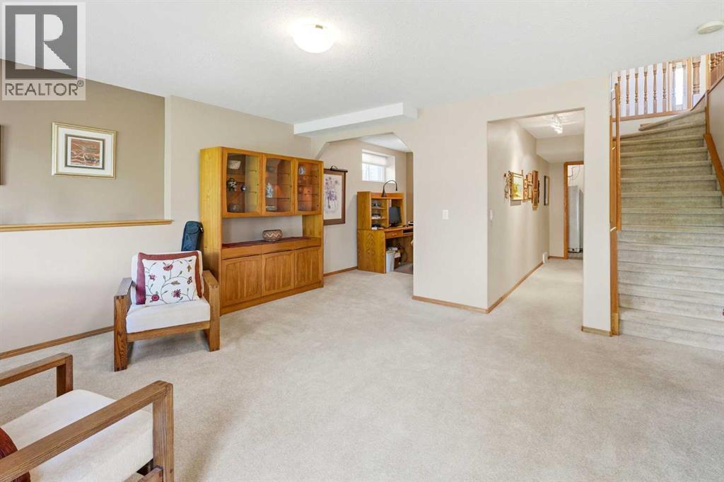 27 Strathmore Lakes Crescent - 27