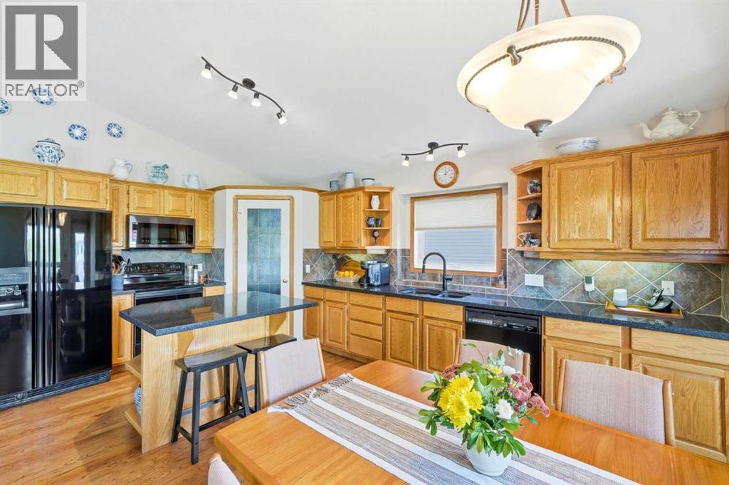 27 Strathmore Lakes Crescent - 21