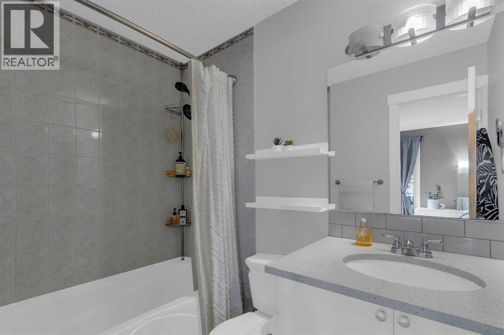 15 Woodglen Road SW - 18