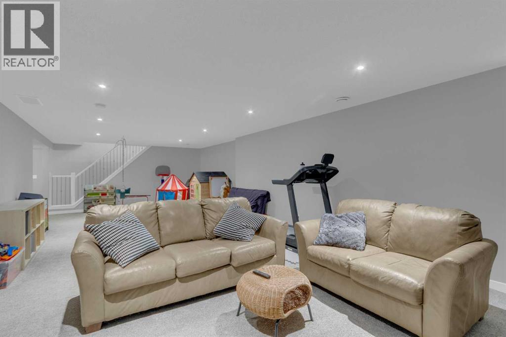 15 Woodglen Road SW - 25