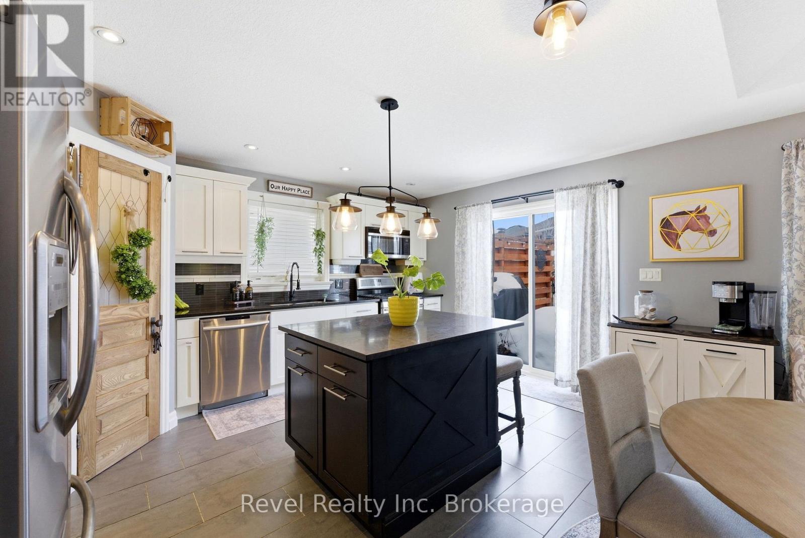 624 HALIFAX ROAD - 18