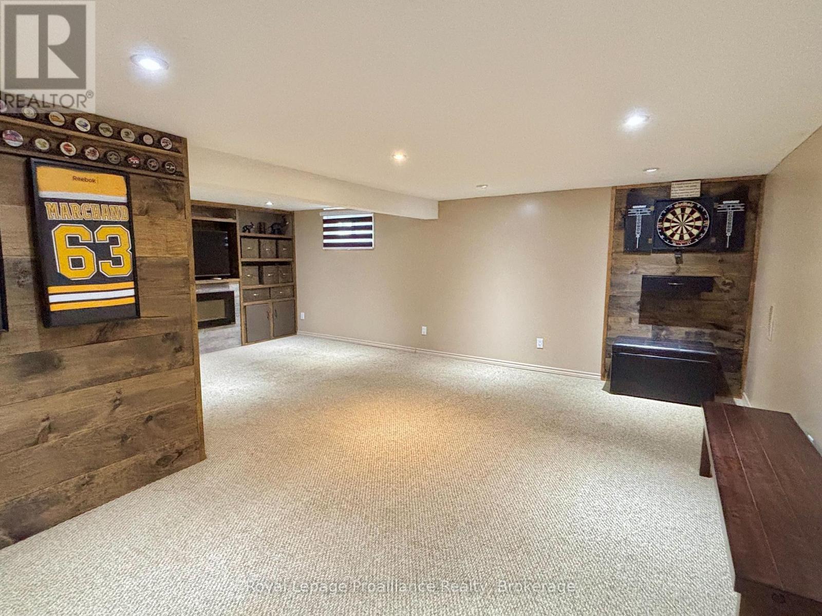 10 CHOWN CRESCENT - 17