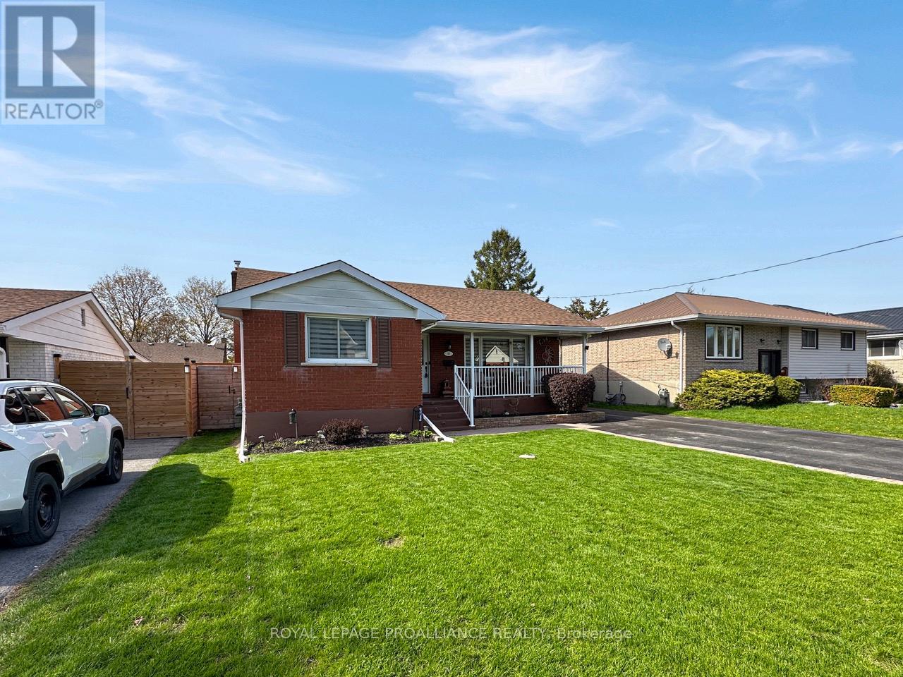 10 CHOWN CRESCENT - 41