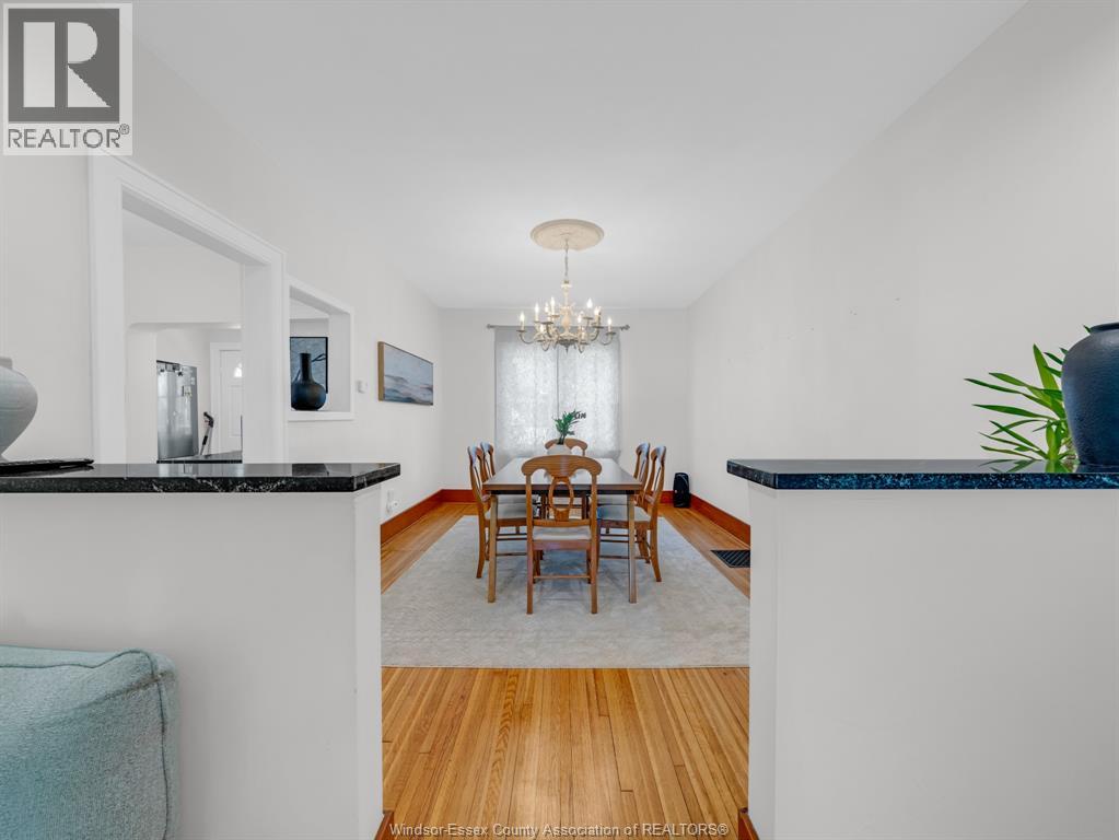 908 WINDERMERE ROAD - 19