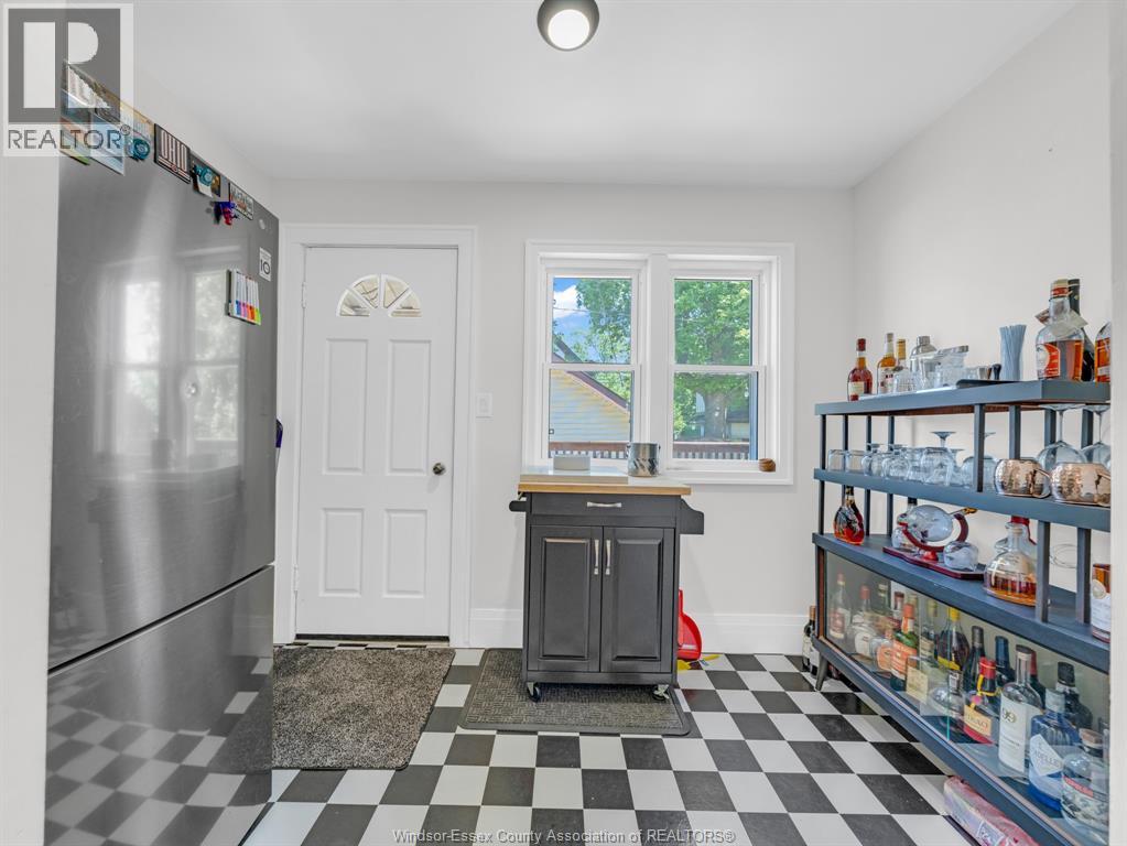 908 WINDERMERE ROAD - 26