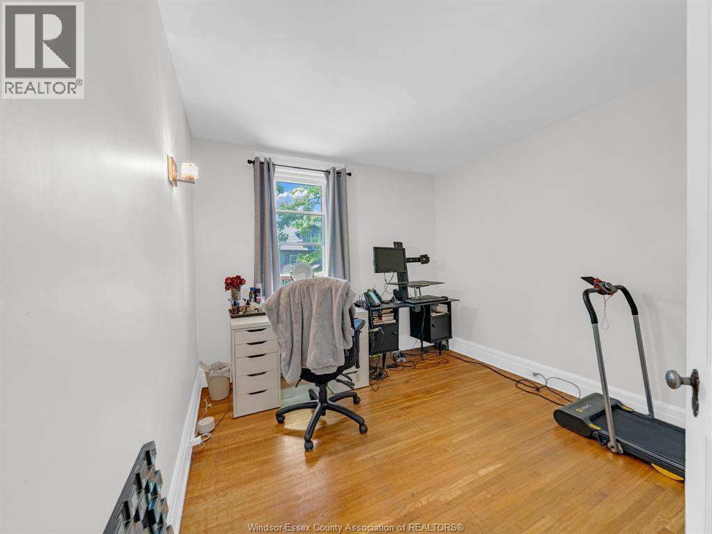 908 WINDERMERE ROAD - 31