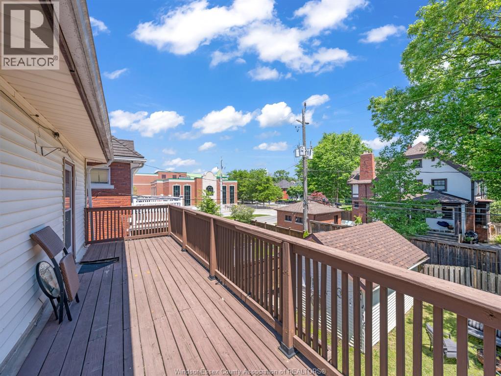 908 WINDERMERE ROAD - 37