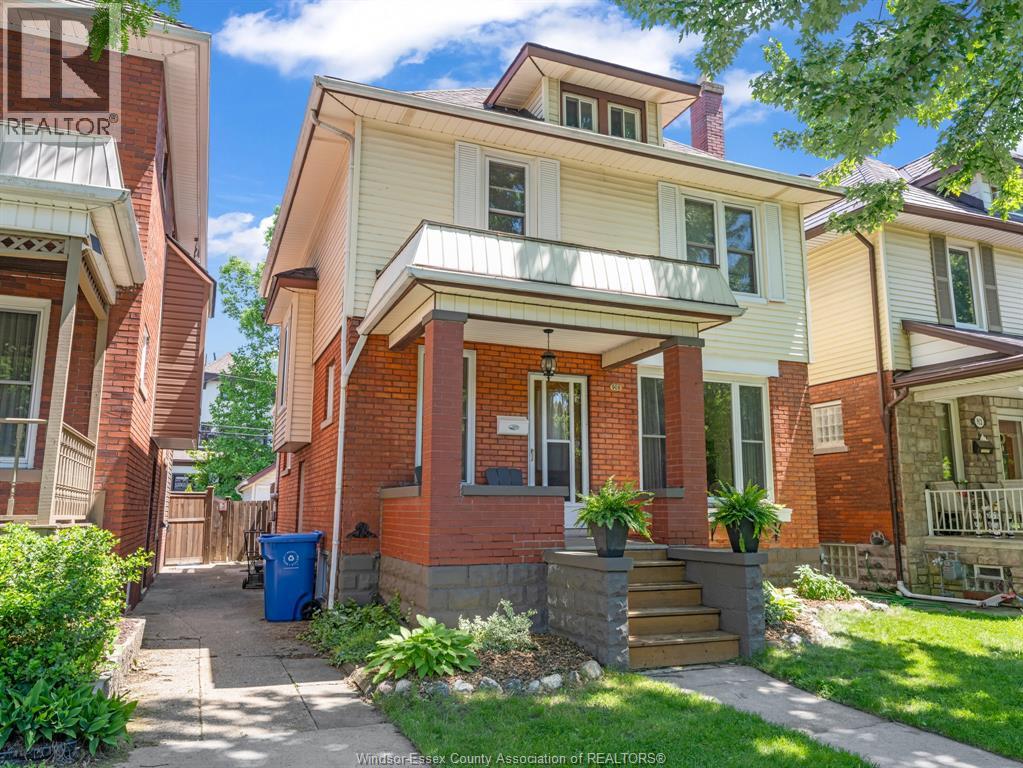 908 WINDERMERE ROAD - 4