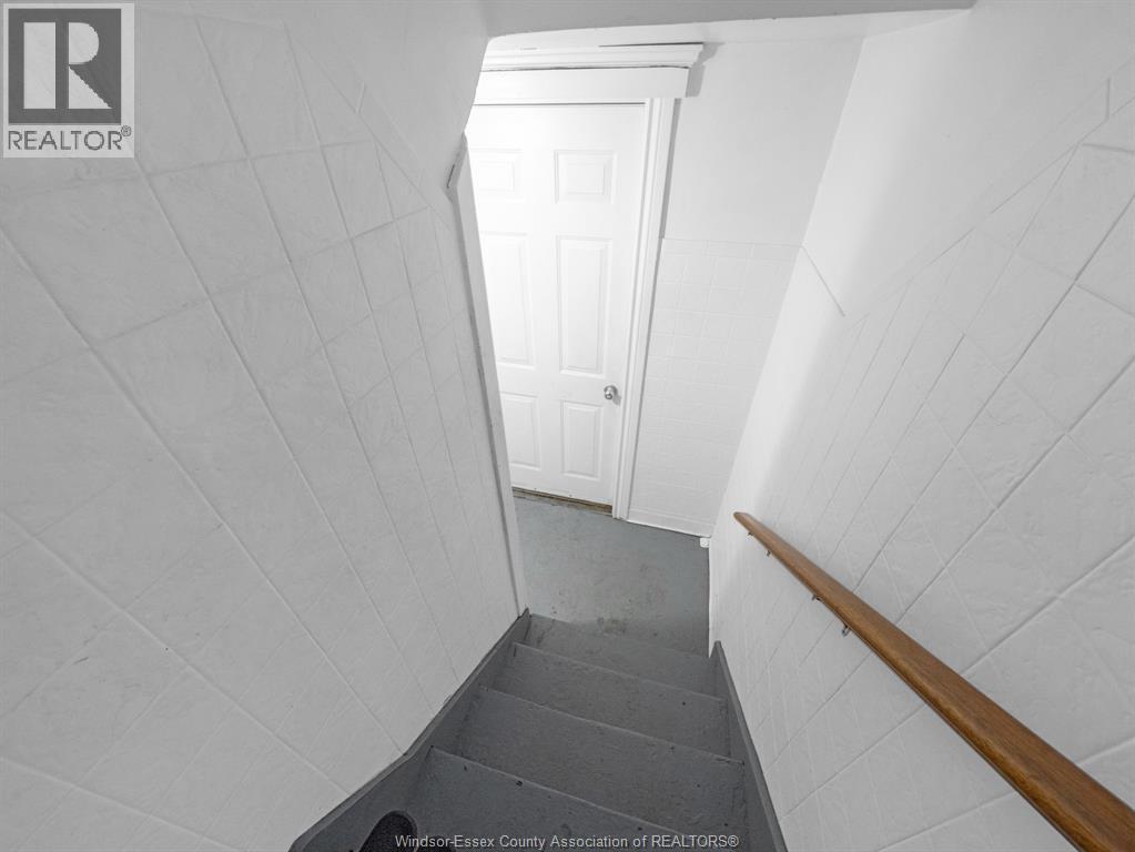 908 WINDERMERE ROAD - 42