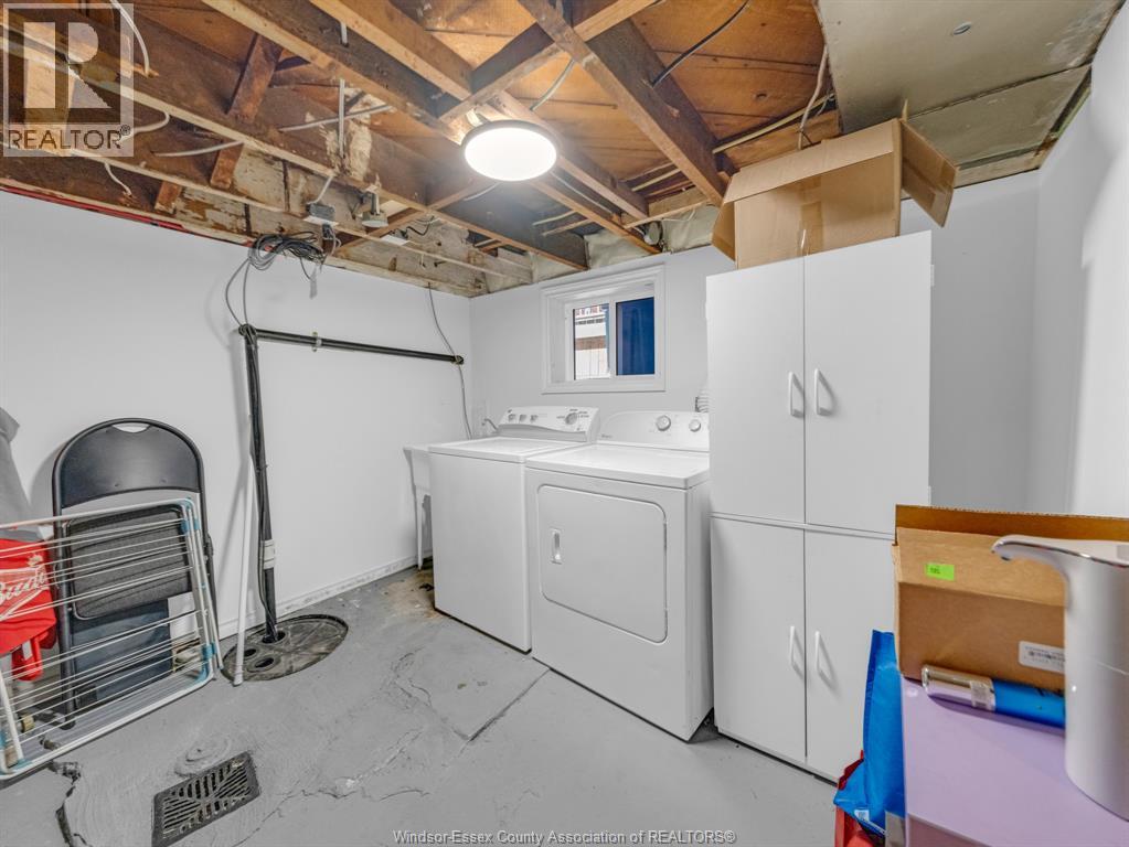 908 WINDERMERE ROAD - 44