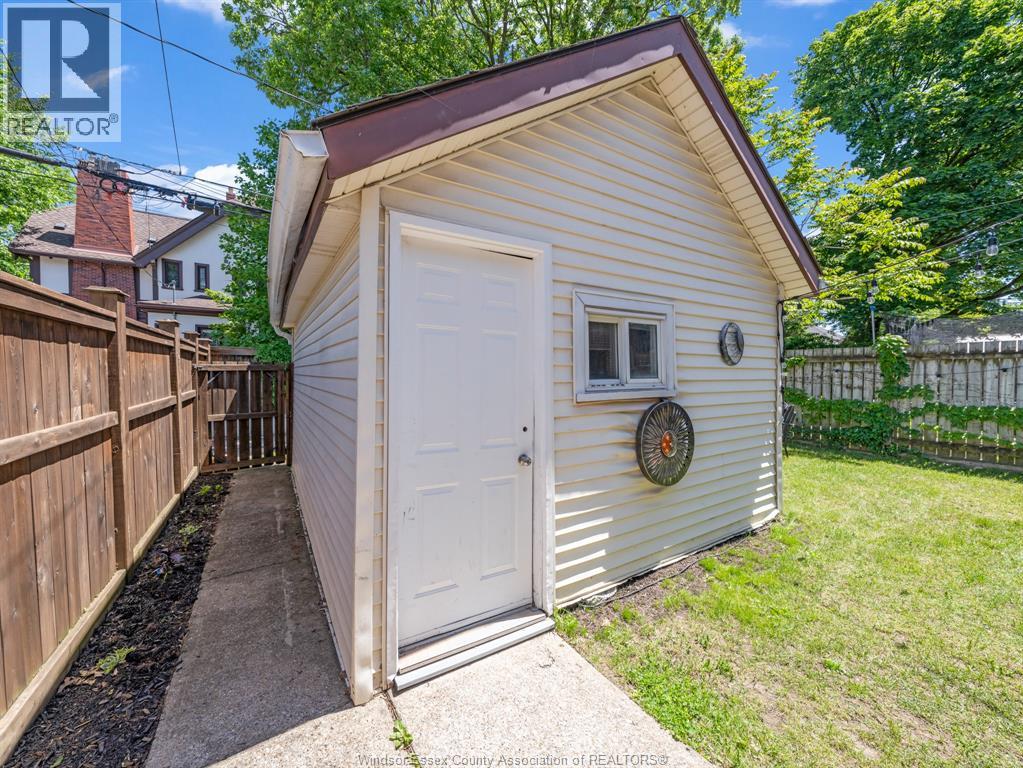 908 WINDERMERE ROAD - 7