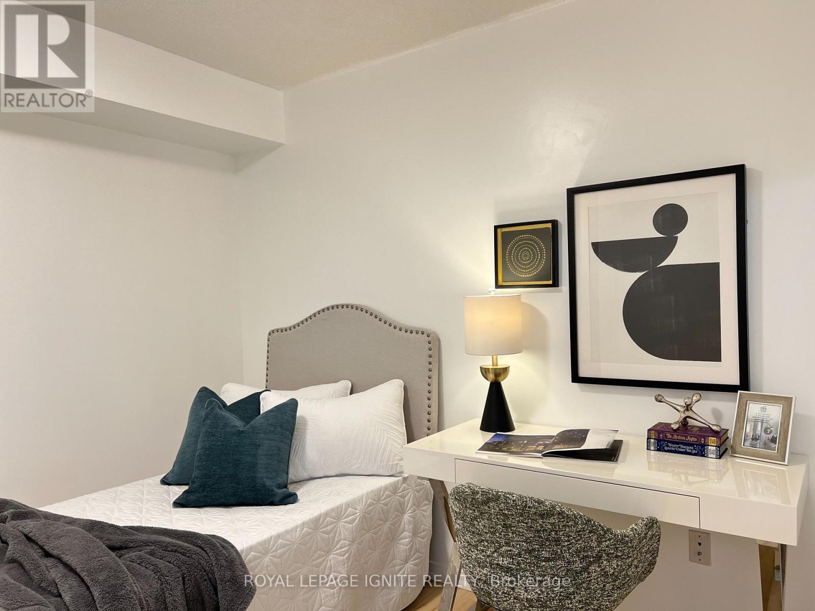 #7G 8 ROSEBANK DRIVE - 9