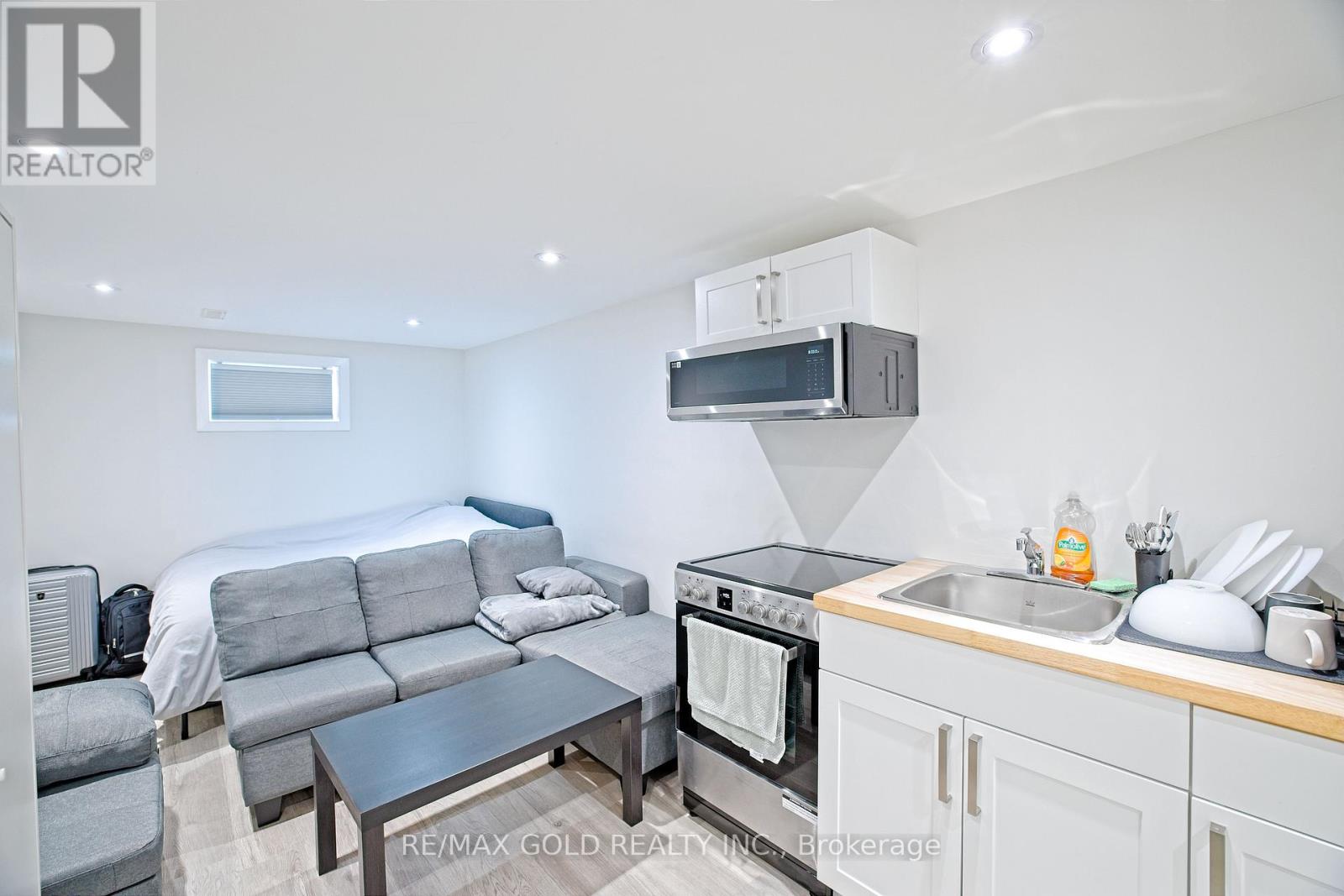 130 DUNCANWOODS DRIVE - 21