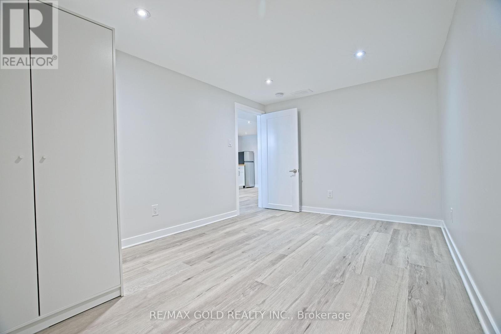 130 DUNCANWOODS DRIVE - 22