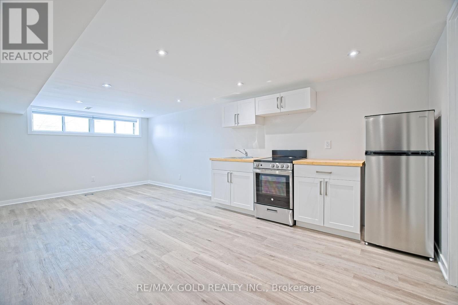 130 DUNCANWOODS DRIVE - 25