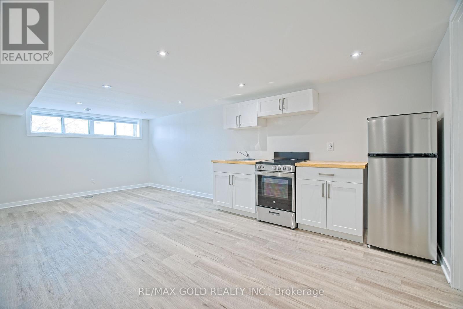130 DUNCANWOODS DRIVE - 26