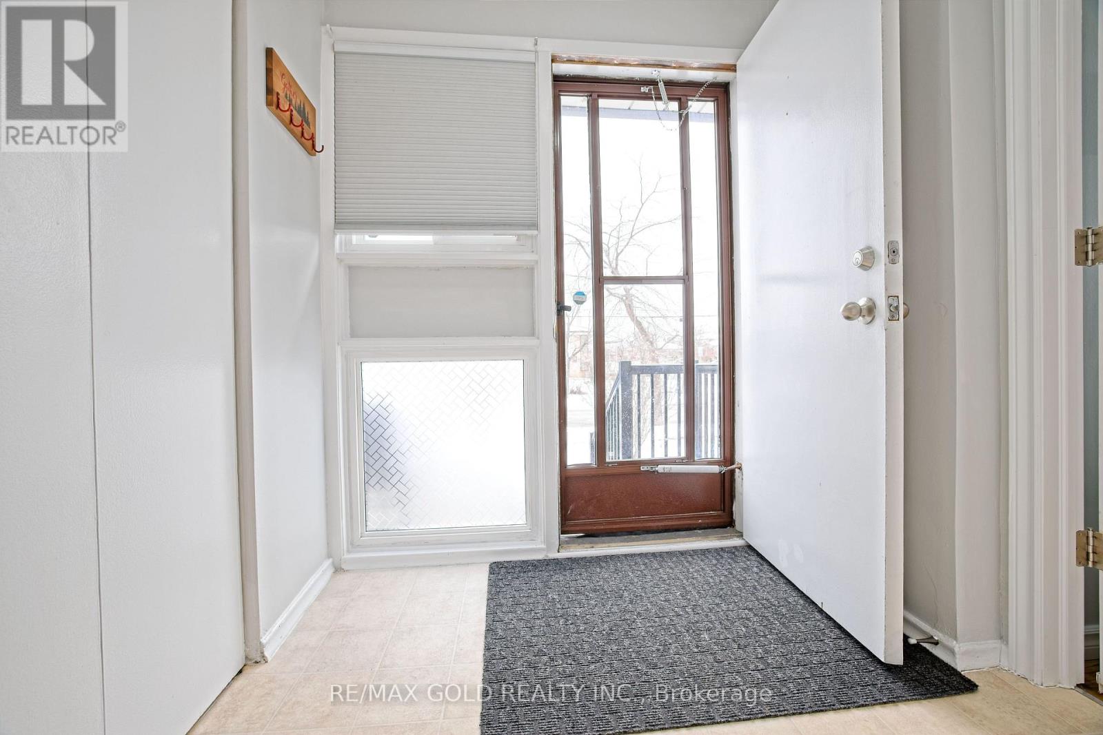 130 DUNCANWOODS DRIVE - 33