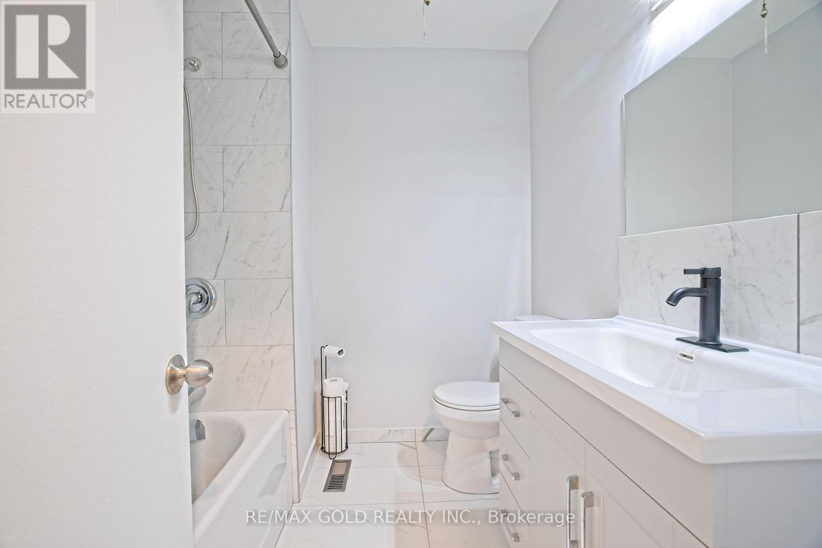 130 DUNCANWOODS DRIVE - 7