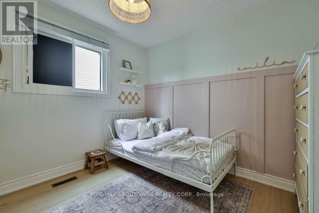 2478 CAVENDISH DRIVE - 28
