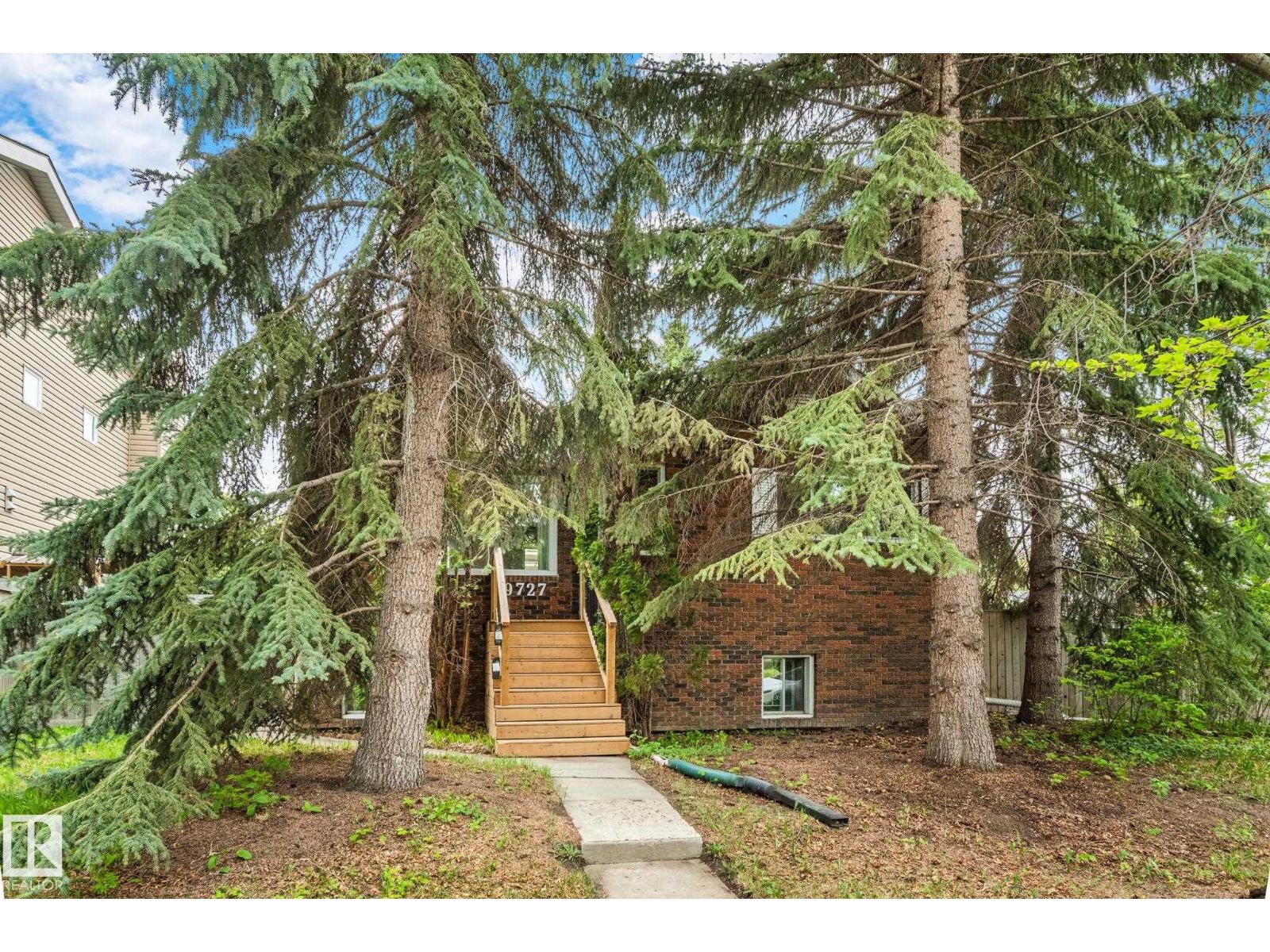 9727 69 AV NW - 1